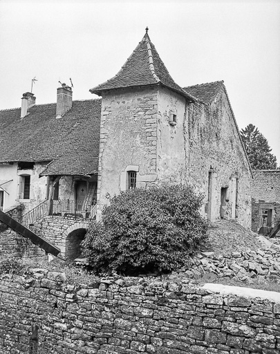 Vue de la tourelle. © Yves Sancey / Région Bourgogne-Franche-Comté, Inventaire du patrimoine - 1984