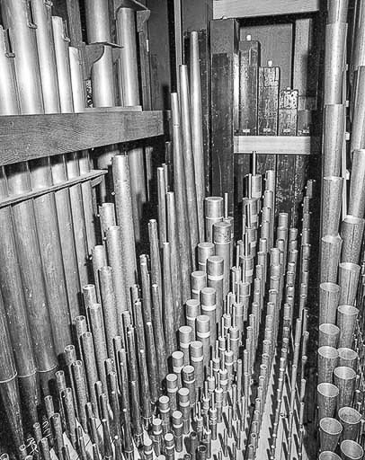 Tuyauterie vue de face. © Jérôme Mongreville / Région Bourgogne-Franche-Comté, Inventaire du patrimoine - 1985