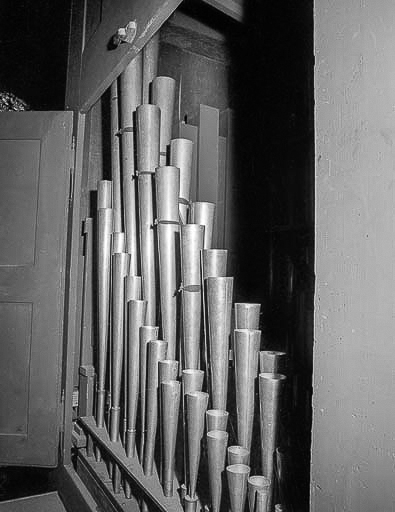 Tuyaux de pédale vus de trois quarts droit. © Jérôme Mongreville / Région Bourgogne-Franche-Comté, Inventaire du patrimoine - 1985