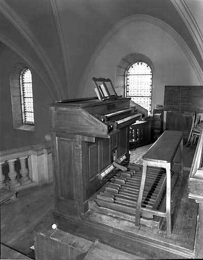 Console vue de trois quarts gauche. © Jérôme Mongreville / Région Bourgogne-Franche-Comté, Inventaire du patrimoine - 1985