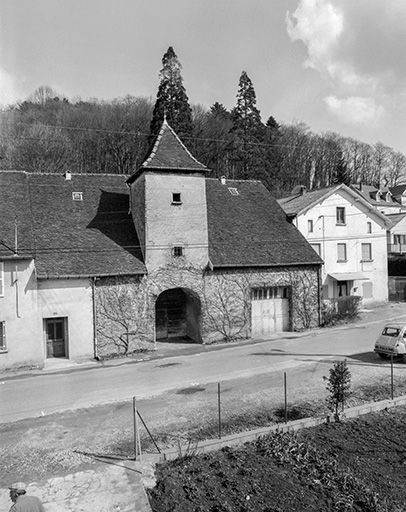 Façade antérieure, vue de face. © Jérôme Mongreville / Région Bourgogne-Franche-Comté, Inventaire du patrimoine - 1985