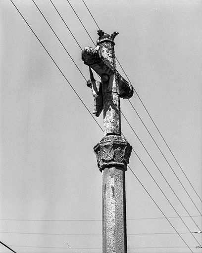 Partie supérieure vue de trois quarts arrière. © Jérôme Mongreville / Région Bourgogne-Franche-Comté, Inventaire du patrimoine - 1985