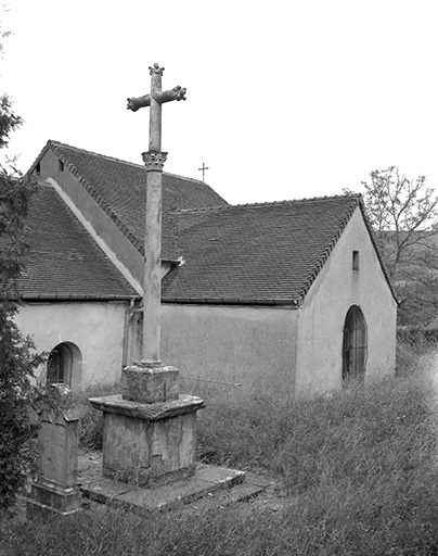 Croix monumentale © Yves Sancey / Région Bourgogne-Franche-Comté, Inventaire du patrimoine - 1985