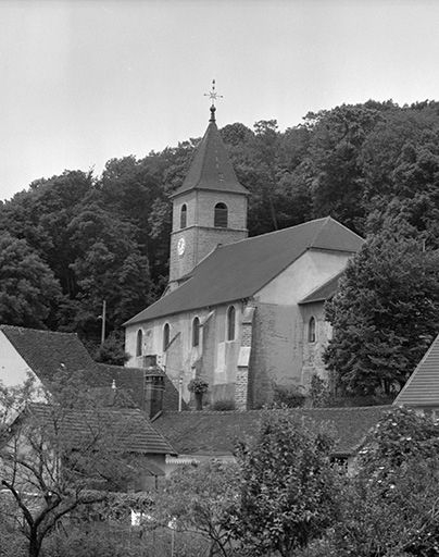 Face droite et chevet. © Yves Sancey / Région Bourgogne-Franche-Comté, Inventaire du patrimoine - 1985 Face droite et chevet. © Yves Sancey / Région Bourgogne-Franche-Comté, Inventaire du patrimoine - 1985