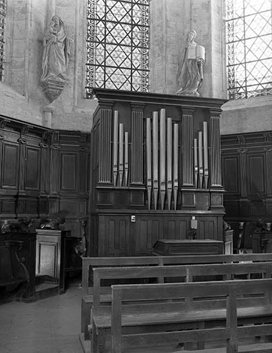 Orgue de choeur, vu de trois quarts gauche. © Jérôme Mongreville / Région Bourgogne-Franche-Comté, Inventaire du patrimoine - 1985