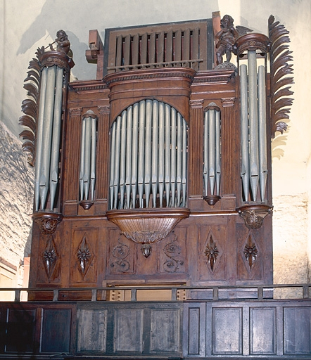 Vue de trois quarts droit. © Jérôme Mongreville / Région Bourgogne-Franche-Comté, Inventaire du patrimoine - 1985