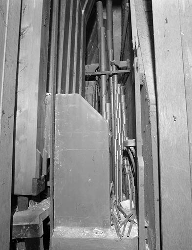 Tuyauterie, vue de face. © Jérôme Mongreville / Région Bourgogne-Franche-Comté, Inventaire du patrimoine - 1985