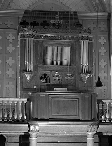Orgue de choeur, vu de trois quarts gauche. © Jérôme Mongreville / Région Bourgogne-Franche-Comté, Inventaire du patrimoine - 1985