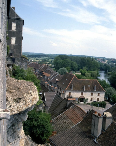 Rue Vanoise : vue depuis le rocher du château. © Yves Sancey / Région Bourgogne-Franche-Comté, Inventaire du patrimoine - 1985