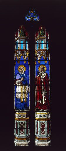 Baie 3 : saint François de Sales et saint François Xavier, écu armorié au tympan, inscription 1881, inscription effacée LAUDET ET FINCK (?). © Yves Sancey / Région Bourgogne-Franche-Comté, Inventaire du patrimoine - 1986