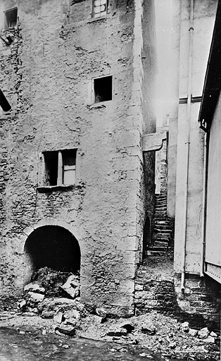 Maison rue du Château. Façade donnant sur la Schliffe, 1er tiers 20e siècle. © Yves  Sancey (reproduction) / Région Bourgogne-Franche-Comté, Inventaire du patrimoine - 1986