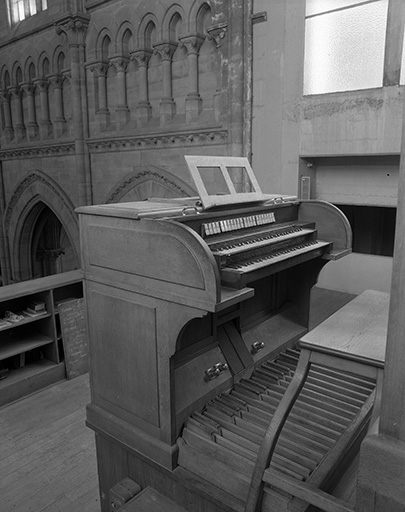 Console vue de trois quarts gauche. © Jérôme Mongreville / Région Bourgogne-Franche-Comté, Inventaire du patrimoine - 1986