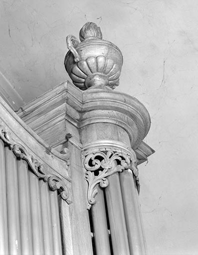 Couronnement d'une tourelle. © Jérôme Mongreville / Région Bourgogne-Franche-Comté, Inventaire du patrimoine - 1986