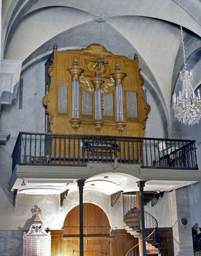 Vue générale de trois quarts en contre-plongée. © Jérôme Mongreville / Région Bourgogne-Franche-Comté, Inventaire du patrimoine - 1986