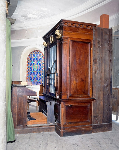 Vue d'ensemble, de trois quarts droite. © Jérôme Mongreville / Région Bourgogne-Franche-Comté, Inventaire du patrimoine - 1986