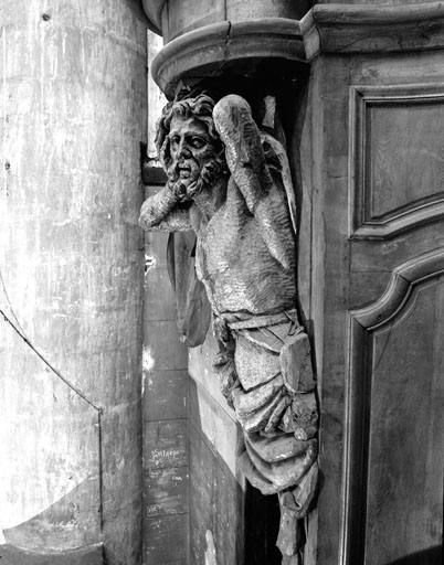 Détail de l'atlante gauche du buffet. © Jérôme Mongreville / Région Bourgogne-Franche-Comté, Inventaire du patrimoine - 1986