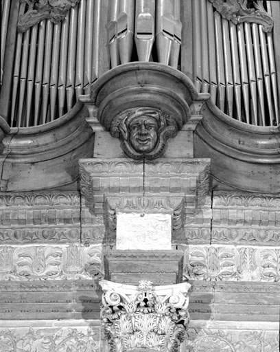 Culot central du positif, vue de face. © Jérôme Mongreville / Région Bourgogne-Franche-Comté, Inventaire du patrimoine - 1986