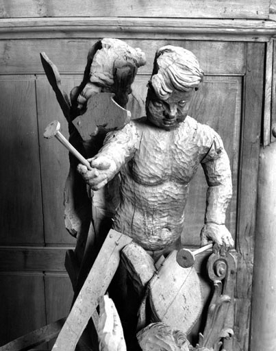 Détail des angelots de la petite tourelle de droite. © Jérôme Mongreville / Région Bourgogne-Franche-Comté, Inventaire du patrimoine - 1986