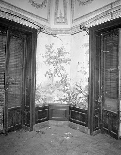 Intérieur du pavillon de jardin (n° 1) : papier peint. © Yves Sancey / Région Bourgogne-Franche-Comté, Inventaire du patrimoine - 1986