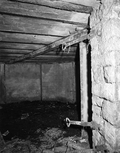 Vue intérieure du fruitier. © Yves Sancey / Région Bourgogne-Franche-Comté, Inventaire du patrimoine - 1986