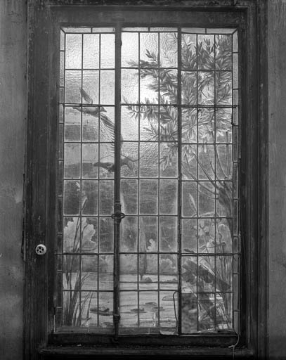 Intérieur de la logette (n° 2) : verrière fermant la salle de bain. © Yves Sancey / Région Bourgogne-Franche-Comté, Inventaire du patrimoine - 1986