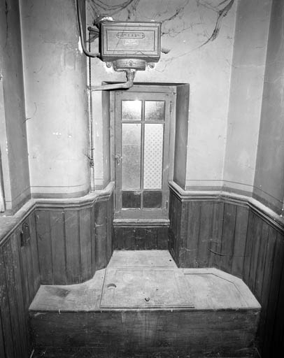 Vue des latrines. © Yves Sancey / Région Bourgogne-Franche-Comté, Inventaire du patrimoine - 1986