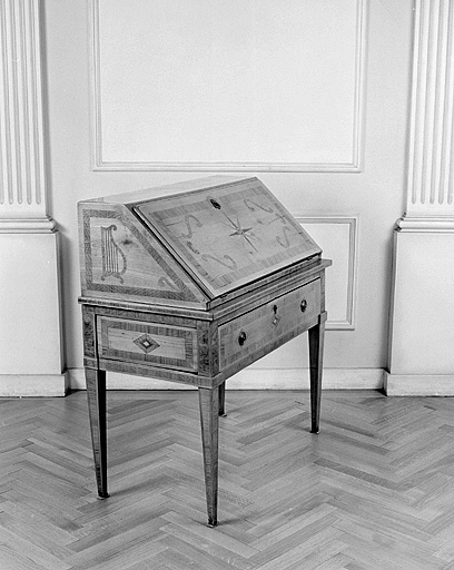 Vue d'ensemble, trois quarts gauche. © Jérôme Mongreville / Région Bourgogne-Franche-Comté, Inventaire du patrimoine - 1987