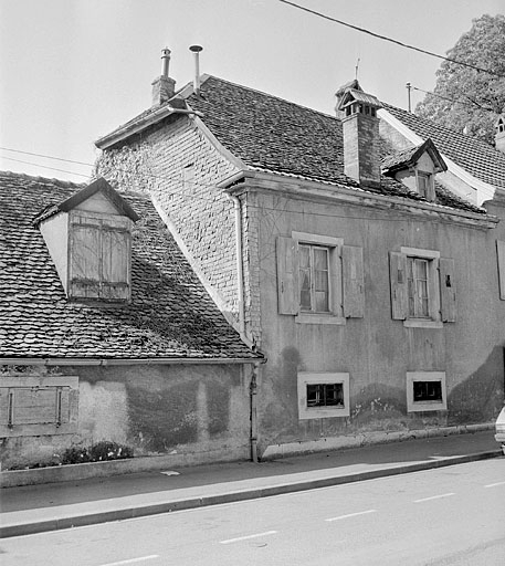 Maison 17, rue Saint-Georges. Fin 18e ou début 19e siècle. © Jérôme Mongreville / Région Bourgogne-Franche-Comté, Inventaire du patrimoine - 1987