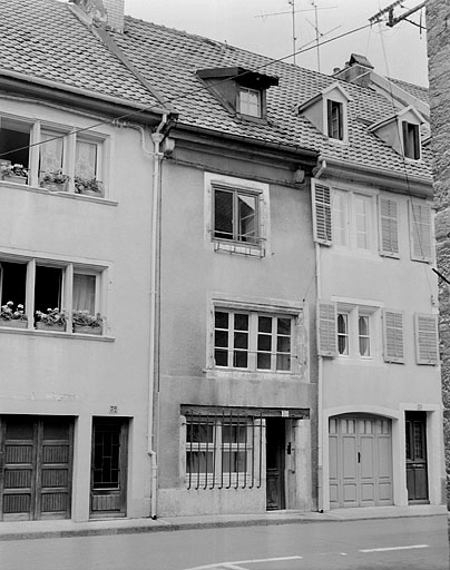 Maison 30, rue des Halles. 16e siècle. © Jérôme Mongreville / Région Bourgogne-Franche-Comté, Inventaire du patrimoine - 1987