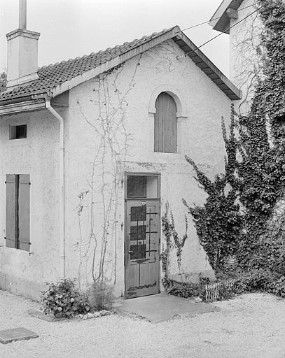 Anciennes écuries. Façade nord. © Jérôme Mongreville / Région Bourgogne-Franche-Comté, Inventaire du patrimoine - 1987