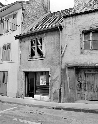 Façade sur la rue Saint-Hippolyte. © Jérôme Mongreville / Région Bourgogne-Franche-Comté, Inventaire du patrimoine - 1987