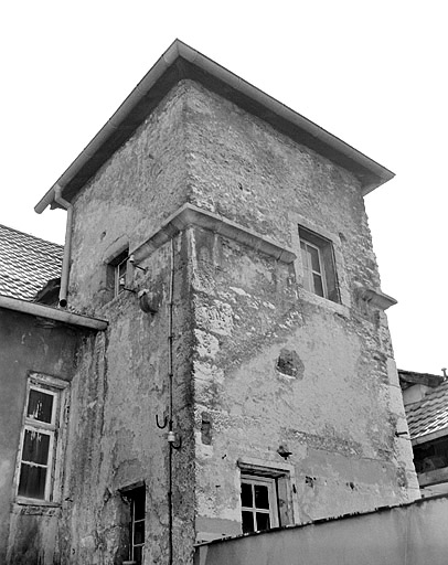 Maison 15, rue des Febvres. Tour d'escalier. La tour porte la date 1570. © Jérôme Mongreville / Région Bourgogne-Franche-Comté, Inventaire du patrimoine - 1987