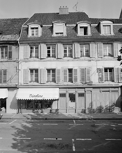 Maison 6, place Dorian. Dernier quart 18e siècle. © Jérôme Mongreville / Région Bourgogne-Franche-Comté, Inventaire du patrimoine - 1987