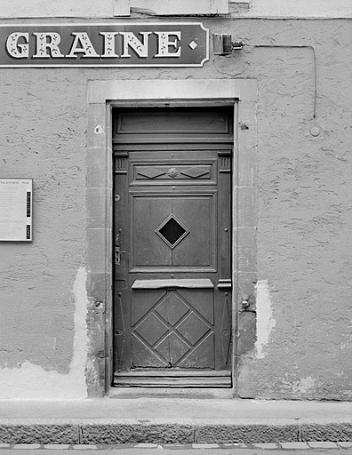 Maison 4, rue du Général-Leclerc. Porte. Première moitié 19e siècle. © Jérôme Mongreville / Région Bourgogne-Franche-Comté, Inventaire du patrimoine - 1987