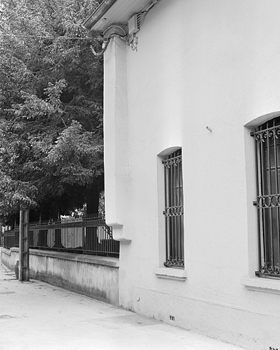 Maison 25, place Saint-Martin. Mur mitoyen donnant sur la rue Georges-Clémenceau. 15e ou 16e siècle. © Jérôme Mongreville / Région Bourgogne-Franche-Comté, Inventaire du patrimoine - 1987