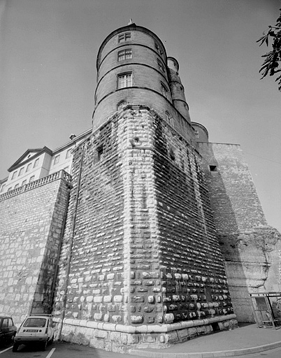 Tour Frédéric. © Jérôme Mongreville / Région Bourgogne-Franche-Comté, Inventaire du patrimoine - 1987