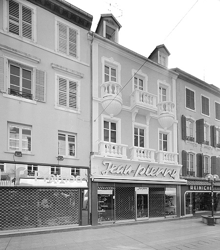 Maison 18-20, rue des Febvres. 1919. © Jérôme Mongreville / Région Bourgogne-Franche-Comté, Inventaire du patrimoine - 1987