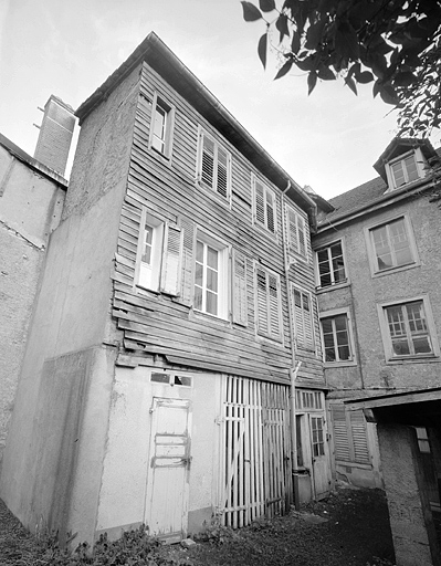 Maison 8, rue des Halles. Aile en retour sur la cour. 19e siècle. © Jérôme Mongreville / Région Bourgogne-Franche-Comté, Inventaire du patrimoine - 1987
