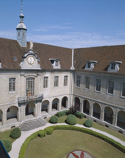 Détail de la façade antérieure. © Yves Sancey / Région Bourgogne-Franche-Comté, Inventaire du patrimoine - 1988