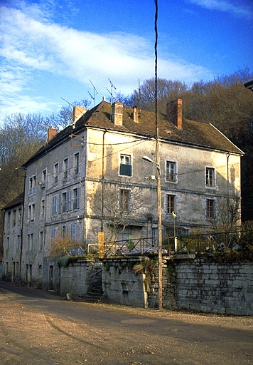 Façades antérieure et latérale gauche du logement de contremaître. © Laurent Poupard / Région Bourgogne-Franche-Comté, Inventaire du patrimoine - 1988