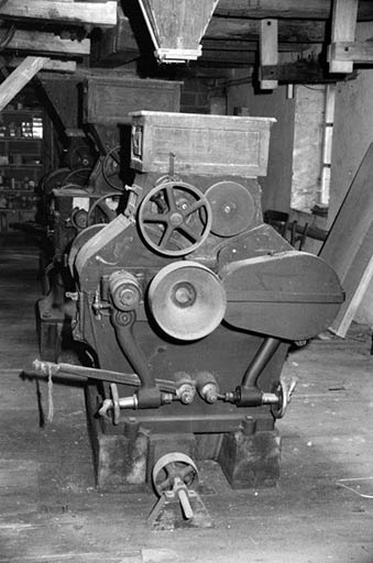 Minoterie, étage : appareil à cylindres. © Laurent Poupard / Région Bourgogne-Franche-Comté, Inventaire du patrimoine - 1988