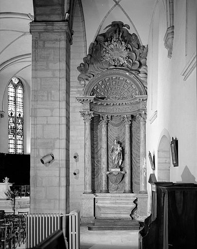 Autel et retable sud : vue d'ensemble. © Yves Sancey / Région Bourgogne-Franche-Comté, Inventaire du patrimoine - 1988