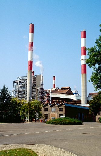 Ateliers de réparation (18) et chaufferie (19), vus du nord-est. © Yves Sancey / Région Bourgogne-Franche-Comté, Inventaire du patrimoine - 1989 Ateliers de réparation (18) et chaufferie (19), vus du nord-est. © Yves Sancey / Région Bourgogne-Franche-Comté, Inventaire du patrimoine - 1989