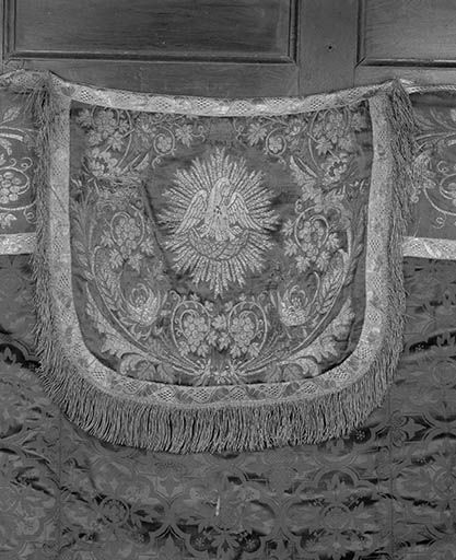 Le chaperon. © Jérôme Mongreville / Région Bourgogne-Franche-Comté, Inventaire du patrimoine - 1989