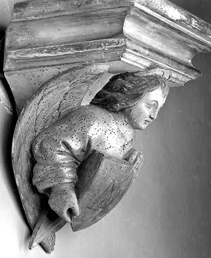 Console de droite, vue de trois quarts. © Jérôme Mongreville / Région Bourgogne-Franche-Comté, Inventaire du patrimoine - 1989