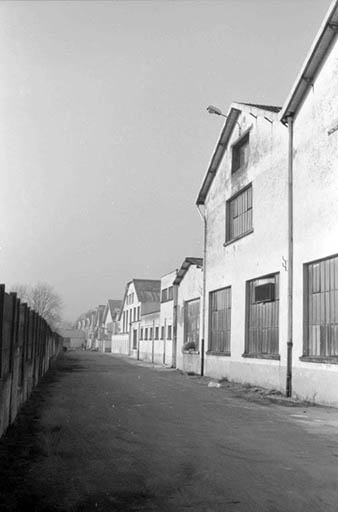 Murs pignons sud de l'atelier de fabrication (9), depuis l'est. © Laurent Poupard / Région Bourgogne-Franche-Comté, Inventaire du patrimoine - 1989 Murs pignons sud de l'atelier de fabrication (9), depuis l'est. © Laurent Poupard / Région Bourgogne-Franche-Comté, Inventaire du patrimoine - 1989