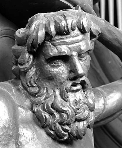 Détail : visage de l'atlante droit. © Jérôme Mongreville / Région Bourgogne-Franche-Comté, Inventaire du patrimoine - 1989