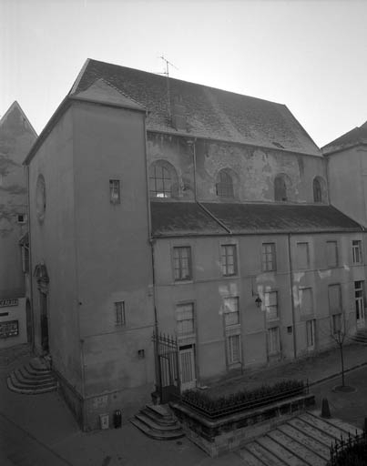 Chapelle de trois quarts droit et aile gauche du collège. © Yves Sancey / Région Bourgogne-Franche-Comté, Inventaire du patrimoine - 1989