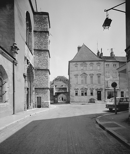Vue d'ensemble depuis la ruelle de l'Eglise. © Yves Sancey / Région Bourgogne-Franche-Comté, Inventaire du patrimoine - 1989