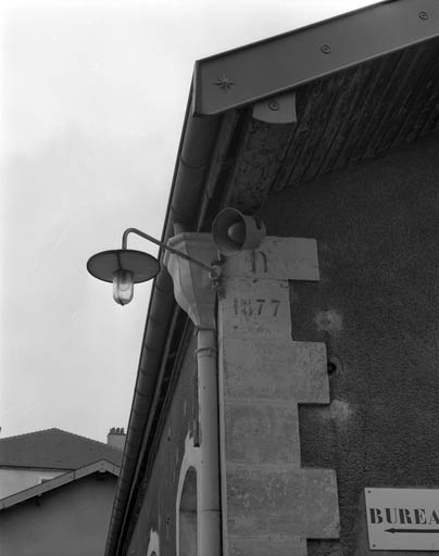 Corps de garde droit : chronogramme. © Yves Sancey / Région Bourgogne-Franche-Comté, Inventaire du patrimoine - 1989